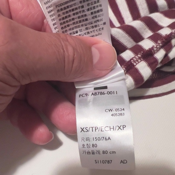 Women's Levi's GAME DAY TEE Nova Stripe Burgundy
Red Size Extra Small (E2) - Picture 7 of 7